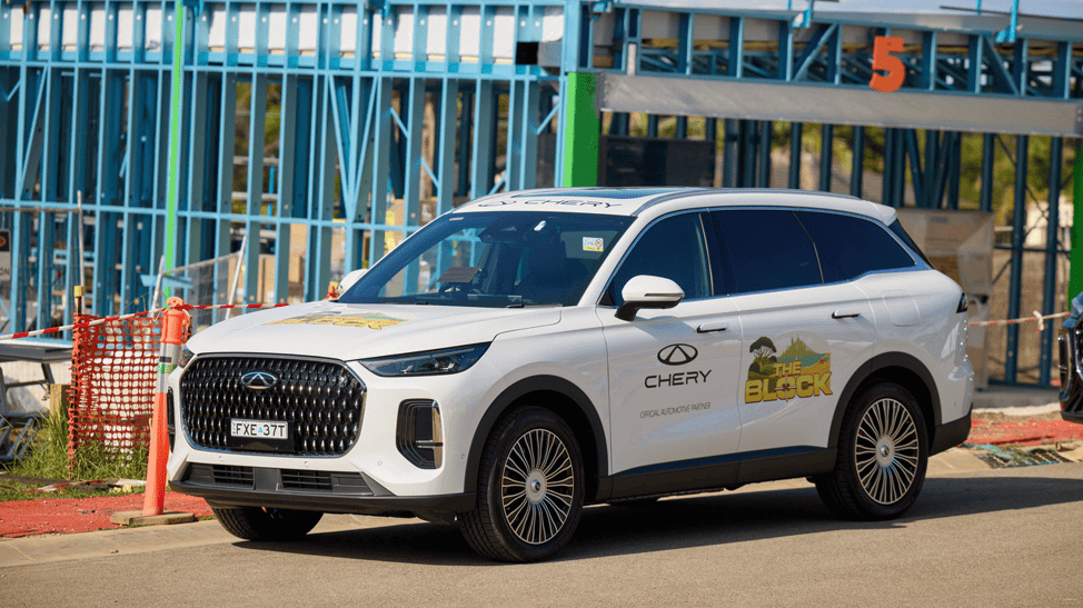 Tiggo 9 Chery Super Hybrid with The Block logo